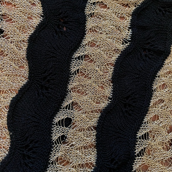 Black and gold blouse/sweater - Picture 2 of 3